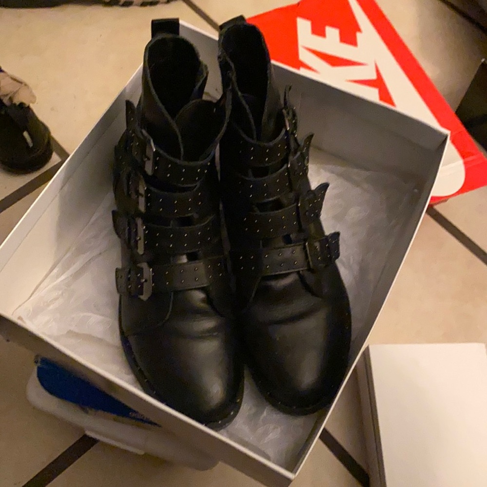 Leather booties